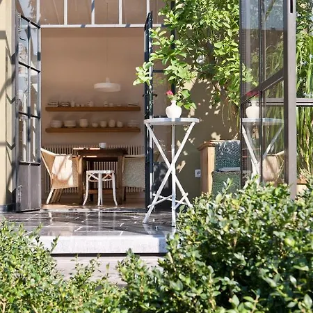 Jacquemine Luxury And Art Gallery